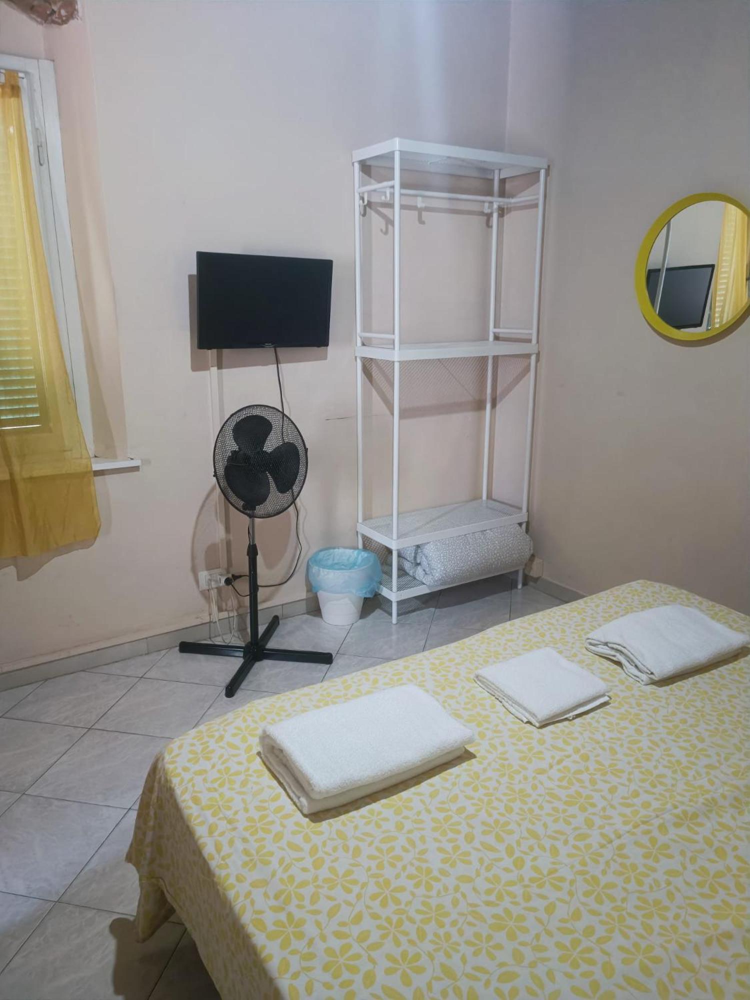Hotel Smile Tower House Pisa Esterno foto